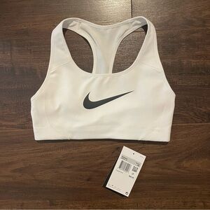 NWT Nike sports bra